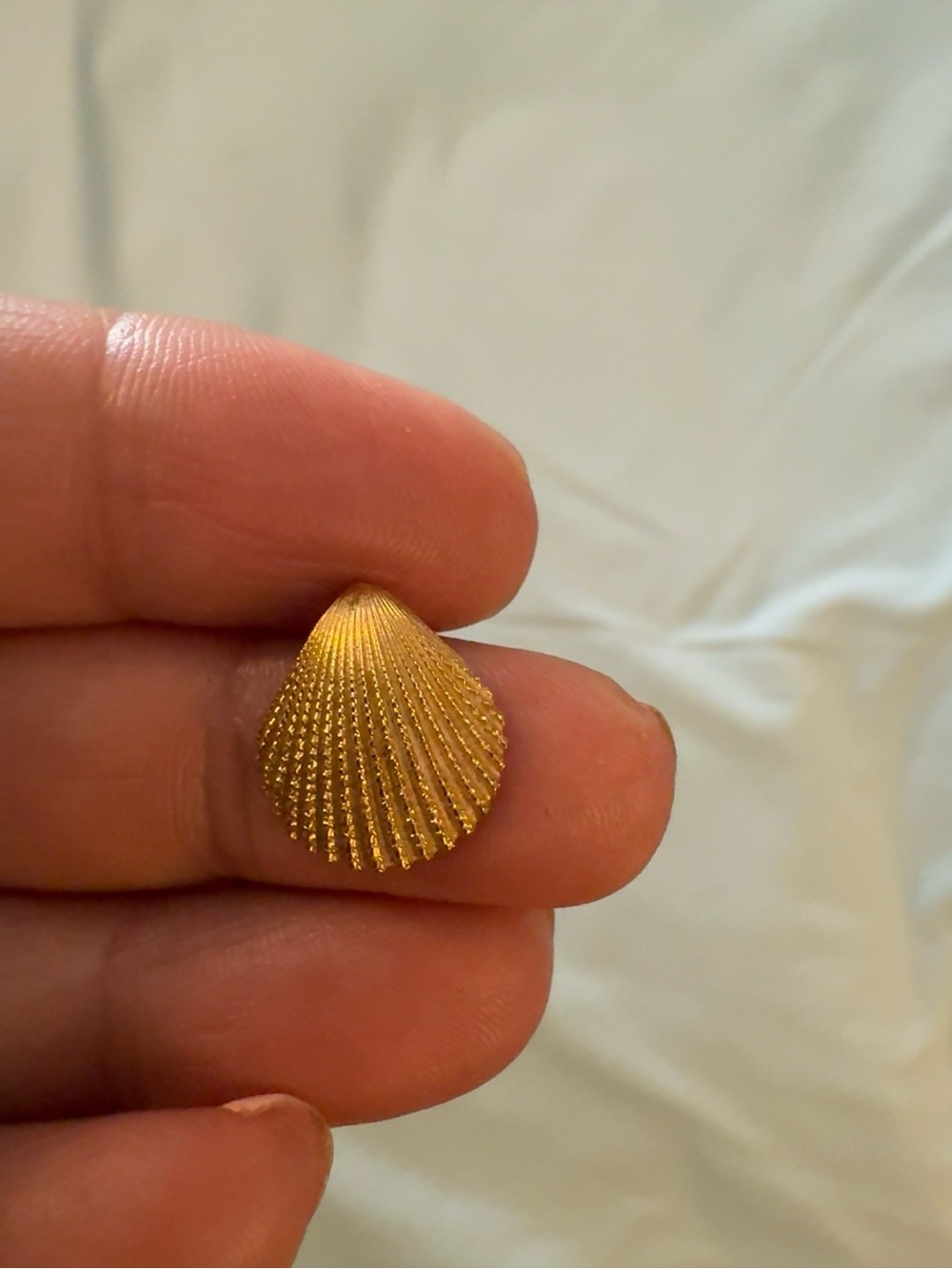 Tiffany & Co. Gold Shell Pendant Necklace - Picture 1 of 2
